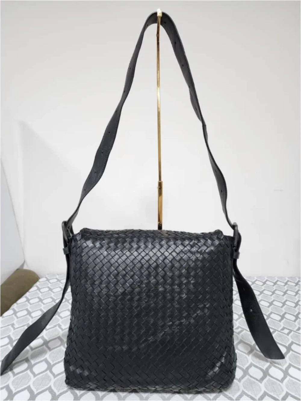 Authentic BOTTEGA VENETA Nappa Intrecciato Messenger Bag Black